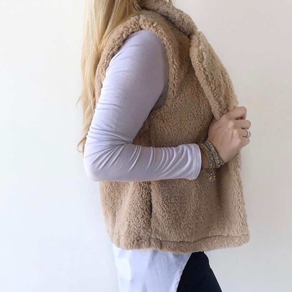 Everly fuzzy camel colored vest - Picture 3 of 3